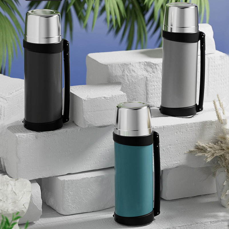 1 Large Capacity Stainless Steel Thermos Cup/Bottle